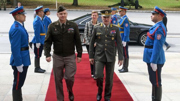 Komandant Nacionalne garde Ohaja Metju Vudraf i načelnik Generalštaba Vojske Srbije Milan Mojsilović - Sputnik Srbija