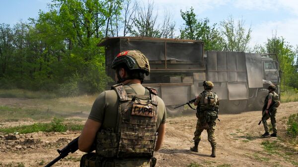 Pripadnici ruske inžinjerijske jedinice u zoni SVO - Sputnik Srbija