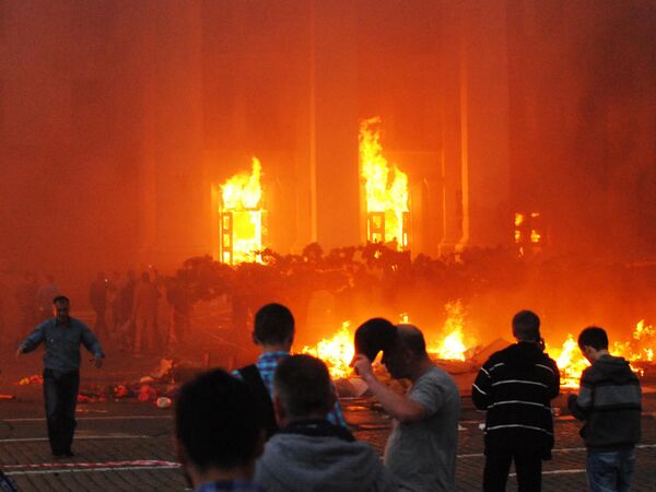 Arhivska fotografija od 2.5.2014. Požar u Domu sindikata u Odesi  - Sputnik Srbija