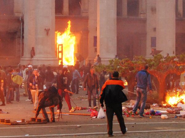 Arhivska fotografija od 2.5.2014. Požar u Domu sindikata u Odesi  - Sputnik Srbija