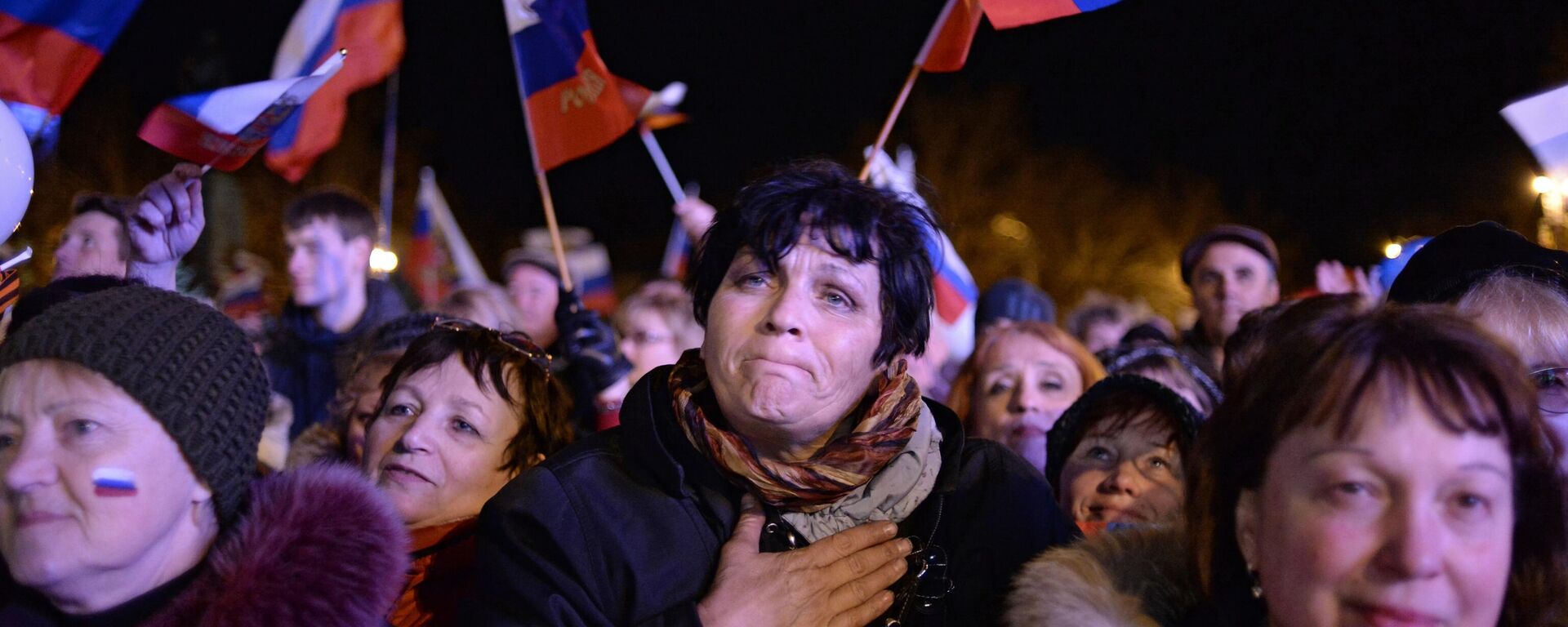 Архивска фотографија од 16.3.2014. Становници Севастопоља на концерту после одржавања референдума о статусу Крима - Sputnik Србија, 1920, 30.09.2025