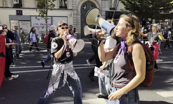 Француски синдикати су оценили да је штрајк био успешан и планирају да се  поново састану како би одлучили о могућем новом дану протеста. - Sputnik Србија