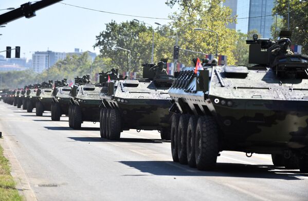 Више од 10.000 учесника представило око 2.500 јединица наоружања и војне опреме, преко 600 возила, 70 ваздухоплова и 20 пловних објеката. Више од 10.000 учесника представило око 2.500 јединица наоружања и војне опреме, преко 600 возила, 70 ваздухоплова и 20 пловних објеката. - Sputnik Србија
