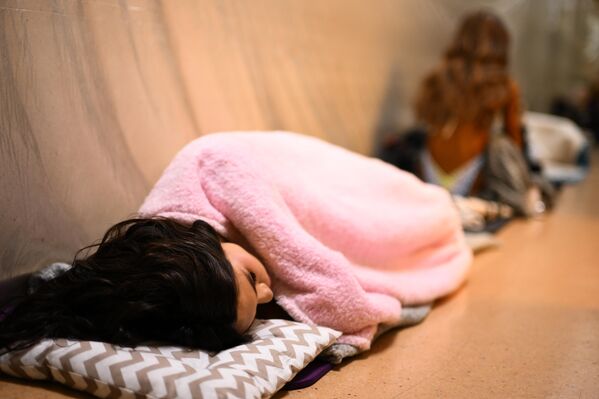 Učesnice ženskog takmičenja odmara pre izlaska na scenu. - Sputnik Srbija