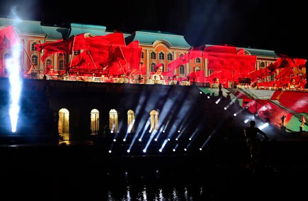 15. августа 1723. године свечано је отворен царски дворац Петерхоф који се налази у Царском селу, 29 километара од Санкт Петербурга. 15. августа 1723. године свечано је отворен царски дворац Петерхоф који се налази у Царском селу, 29 километара од Санкт Петербурга. - Sputnik Србија