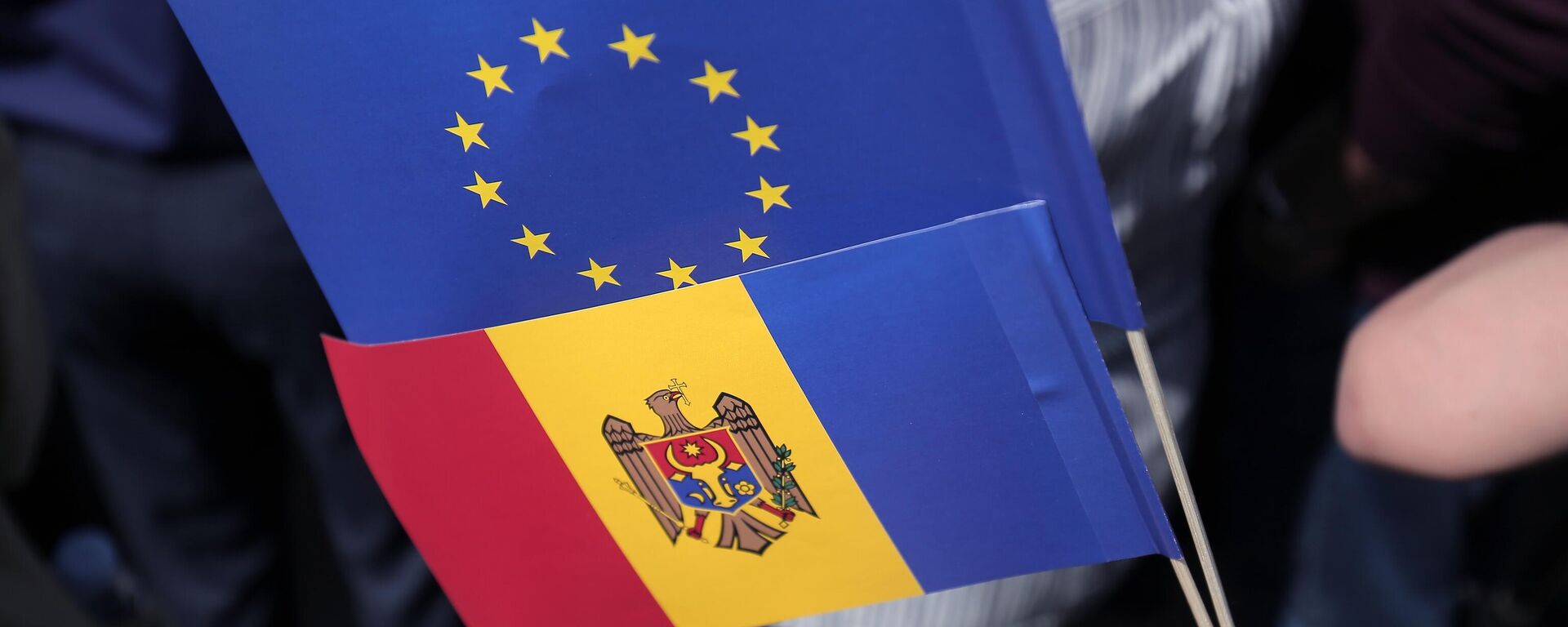 Zastave Moldavije i Evropske unije Zastave Moldavije i Evropske unije - Sputnik Srbija, 1920, 23.09.2025