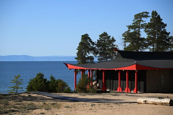 Бајкалско језеро је веће од америчке савезне државе Мериленд или 59 земаља на свету. Дугачко је око 636 километара и широко 79 на најширем делу. Укупно покрива површину од 31.722 квадратних километара - Sputnik Србија