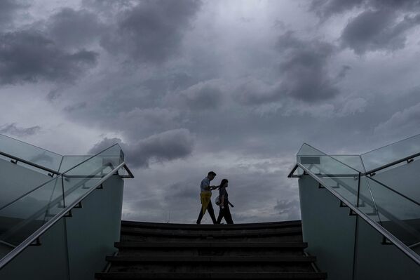 Баријерно језеро Матаи'ан Крик у источном округу Хуалијен на Тајвану, које су препуниле набујале реке, прелило се а поплавна вода је поплавила општину Гуангфу у округу Хуалијен, где је забележен и највећи број жртава, саопштили су локални званичници - Sputnik Србија