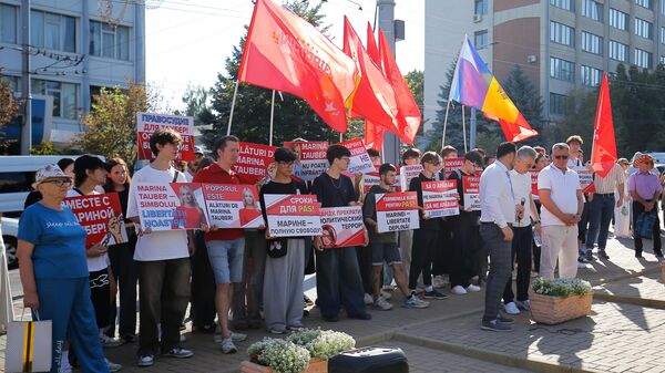 Protest ispred suda u Kišinjevu u podršku opozicione poslanice Marine Tauber - Sputnik Srbija