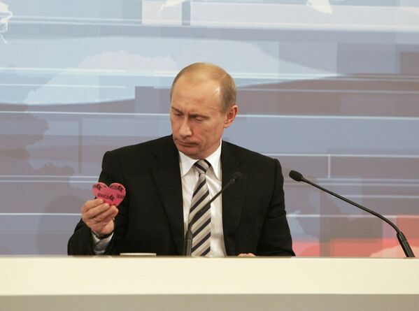 14. фебруар 2008. Председник Русије Владимир Путин на седмој традиционалној великој конференцији за медије у Кремљу. - Sputnik Србија