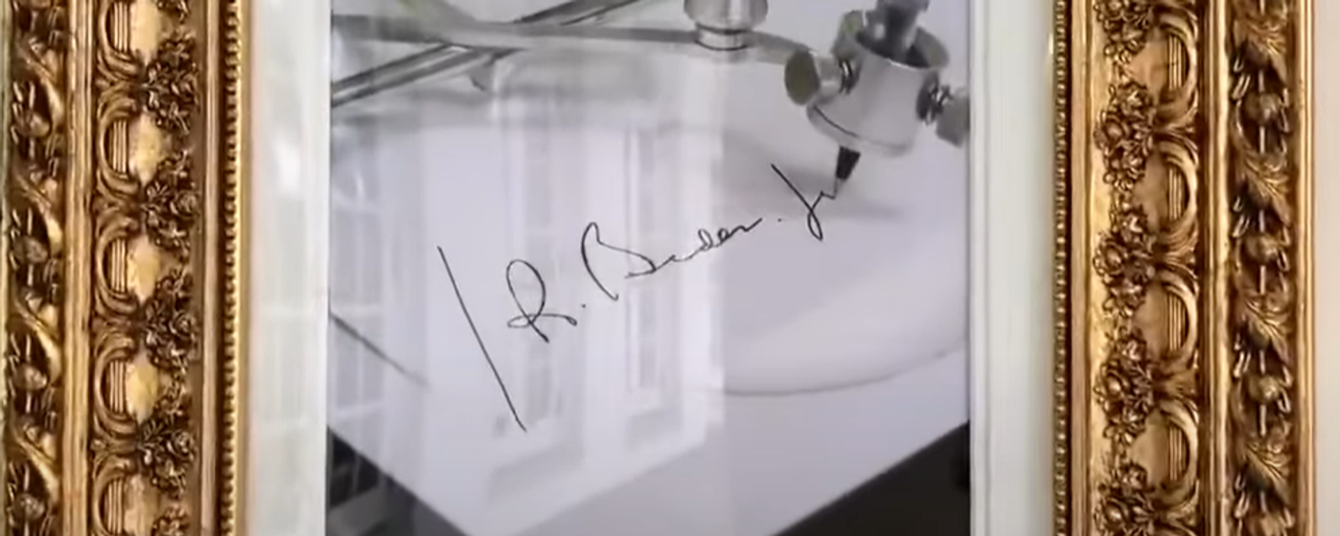 Slika Autopena potpis Džo Bajden - Sputnik Srbija, 1920, 25.09.2025