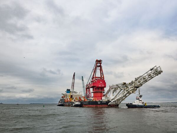 Brod „Fortuna“ za polaganje cevi napušta luku Vismar - Sputnik Srbija