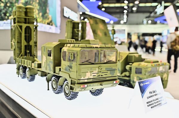 Кинеска одбрамбена индустрија се издвојила по величини изложбеног простора и штандова на којима су представљени новитети кинеског индустријског гиганта NORINCO - Sputnik Србија