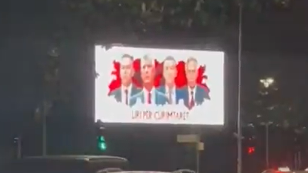 Bilbord sa portretima bivših komandanata tzv. OVK na ulicama Tirane - Sputnik Srbija