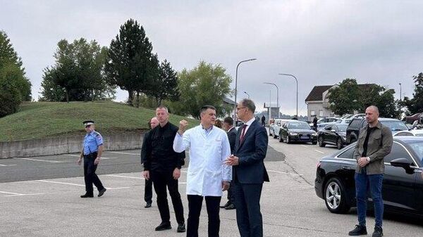 Premijer Srbije Đuro Macut i generalni direktor UKC-a u Banjaluci Vlado Đajić - Sputnik Srbija