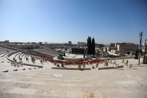 Осим краљевски раскошних и неосвојивих одаја, тврђава је имала и купатила, џамију, пијацу… - Sputnik Србија