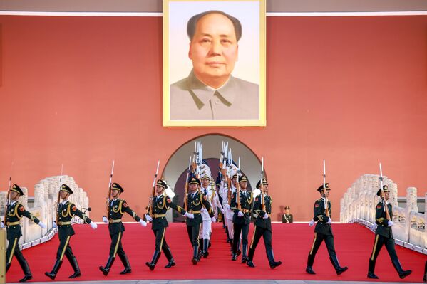 Од 1949. до 1959. поводом Националног дана организована је велика војна парада. Од 1999. параде се организују на сваких десет година.  - Sputnik Србија