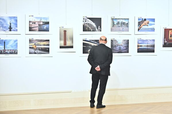 Izložba „Sankt Peterburg očima svetskih fotografa” je posetiocima Ruskog doma bila dostupna do 3. oktobra, a zatim se postavka seli u Novi Sad i Banjaluku - Sputnik Srbija
