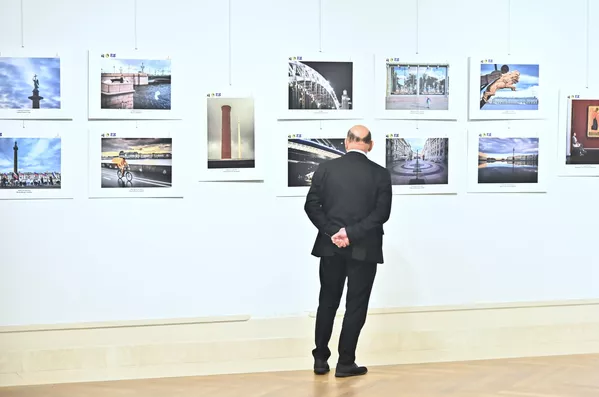 Izložba „Sankt Peterburg očima svetskih fotografa” je posetiocima Ruskog doma bila dostupna do 3. oktobra, a zatim se postavka seli u Novi Sad i Banjaluku - Sputnik Srbija