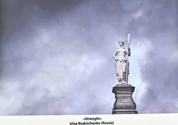 Pobednička fotografija teme ženska figura kao skluptura - Sputnik Srbija