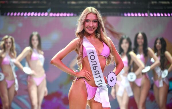 Учесница националног такмичења Мис Русије 2025 Милана Шувалова. Учесница националног такмичења Мис Русије 2025 Милана Шувалова. - Sputnik Србија