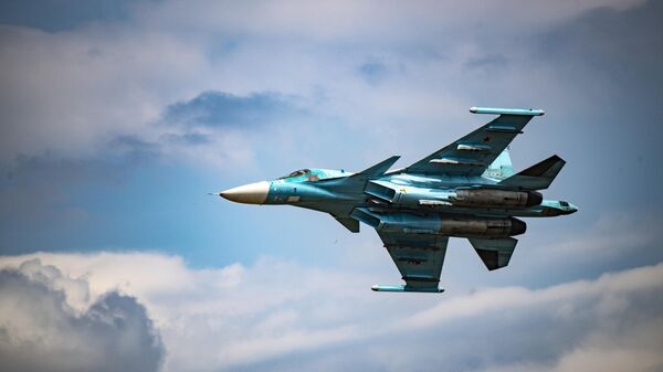 Ловац-бомбардер Су-34 - Sputnik Србија