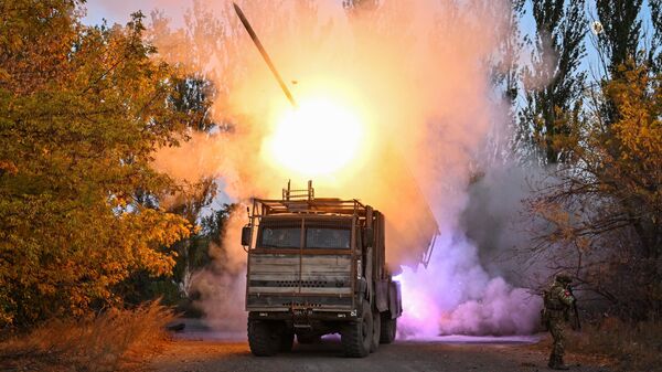 Paljba iz sistema za daljinsko miniranje zemljedelije u zoni SVO - Sputnik Srbija