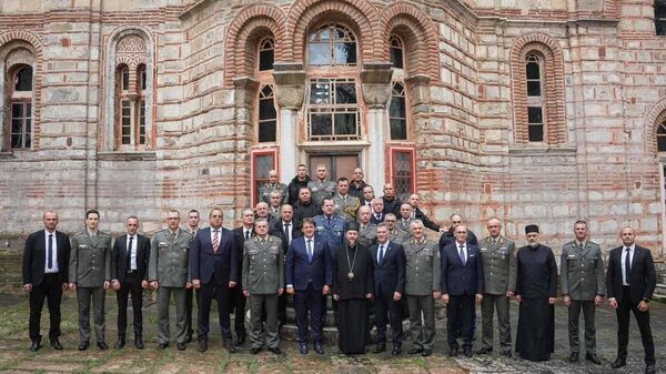 Министар Братислав Гашић у посети манастиру Хиландар - Sputnik Србија