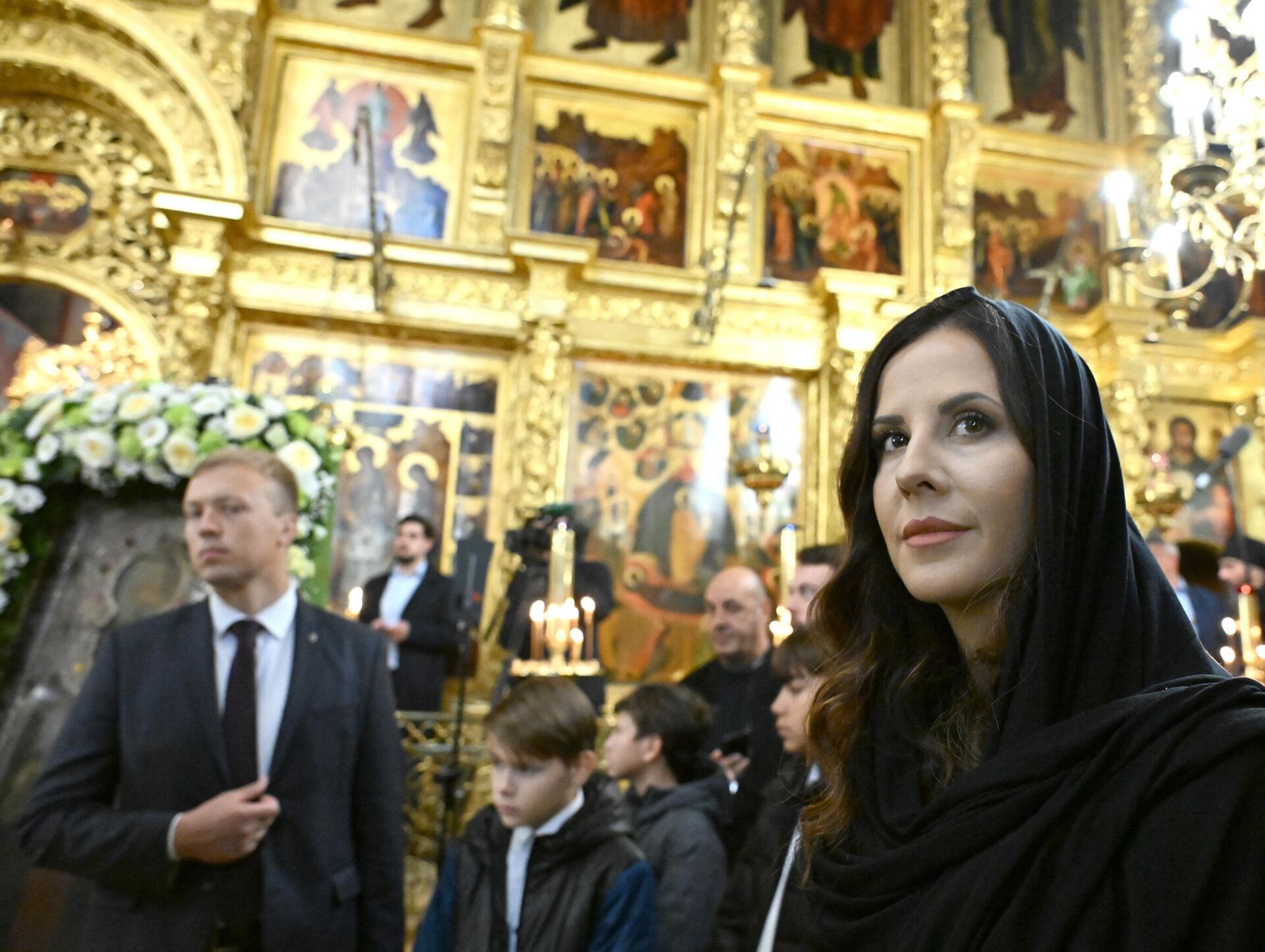 Тамара Вучић присуствовала је литургији коју је служио патријарх руски Кирил у Лаври Свете Тројице - Сергијев посад. - Sputnik Србија, 1920, 08.10.2025