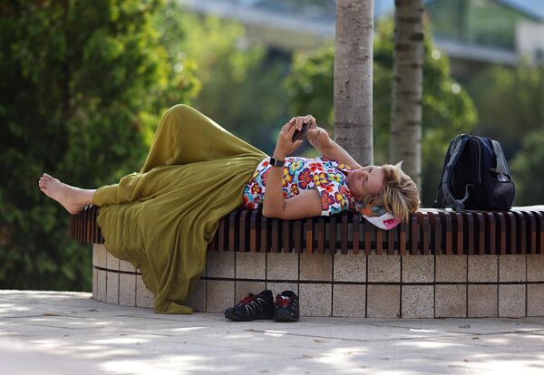 Жена у Парку културе и рекреације „Краснодар“ у Краснодару. Жена у Парку културе и рекреације „Краснодар“ у Краснодару. - Sputnik Србија