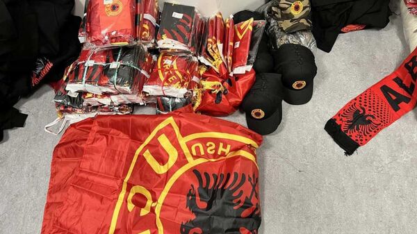 Na Merdaru uhapšen Albanac s propagandnim materijalom OVK za utakmicu Srbija-Albanija - Sputnik Srbija