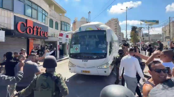Autobus sa palestinskim zatvorenicima - Sputnik Srbija