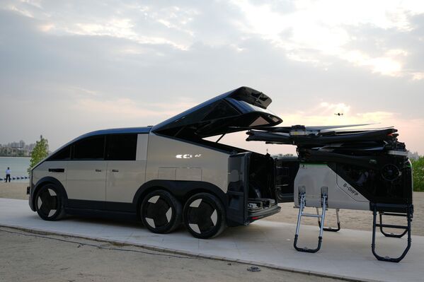 До сада је забележено 600 предуговора за возило. - Sputnik Србија