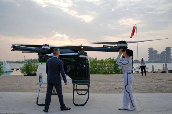 Очекује се да ће Ериџ, који је део компаније ,,XPENG motors'', наставити са међународним тестирањима и прибављањем потребних дозвола за продају и коришћење својих летећих аутомобила у Емиратима и другим државама. - Sputnik Србија