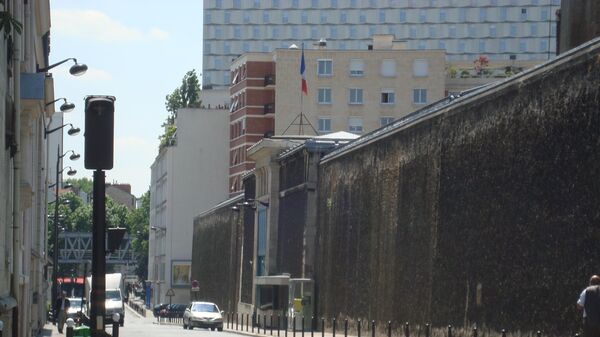 Sarkozi će kaznu izdržavati u VIP krilu zatvora La Sante: Imaće kuhinju, televizor i telefon