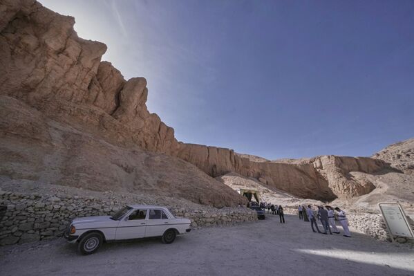 Његова гробница, украшена богатим сликама, хијероглифима и сценама из загробног живота, представља вредан историјски и уметнички споменик. - Sputnik Србија