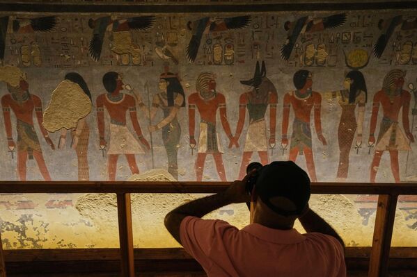 Циљ пројекта био је очување оригиналних слика и текстова, као и стабилизација саме структуре гробнице како би се спречила даља деградација. - Sputnik Србија