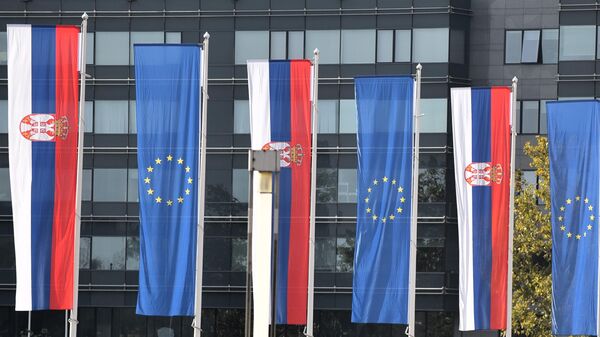 Zastava EU i Srbije - Sputnik Srbija