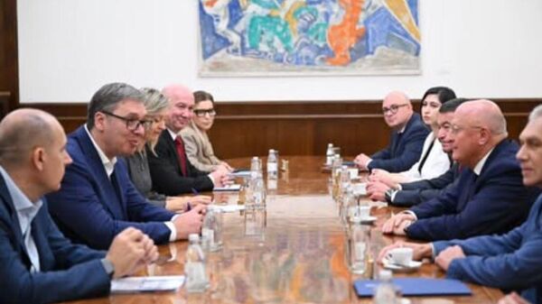 Aleksandar Vučić sa ruskim stručnjacima - Sputnik Srbija