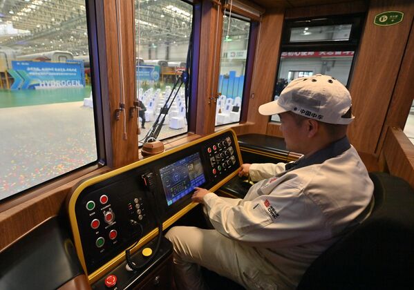 Возило је развила компанија "CRRC Changchun Railway Vehicles Co., Ltd". - Sputnik Србија