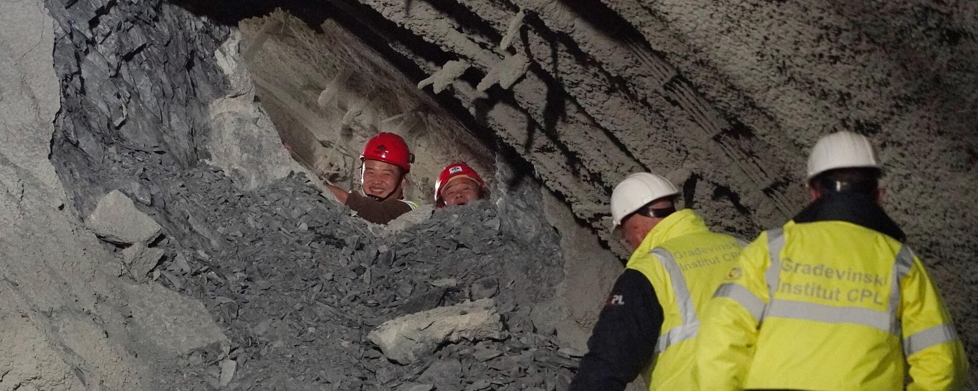 Пробијена десна тунелска цев за будући тунел Иришки венац  - Sputnik Србија, 1920, 17.10.2025