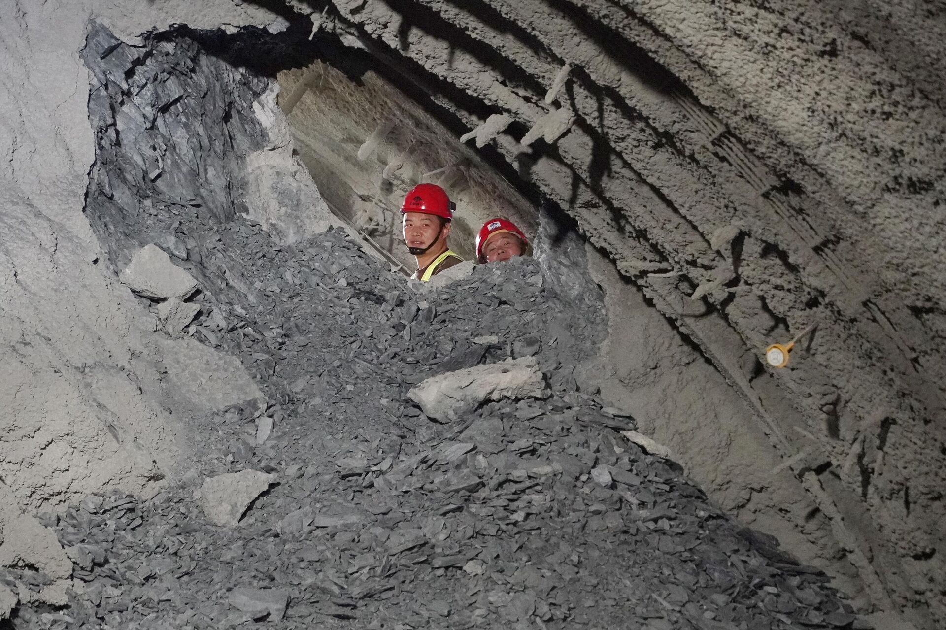 Пробијена десна тунелска цев за будући тунел Иришки венац  - Sputnik Србија, 1920, 17.10.2025