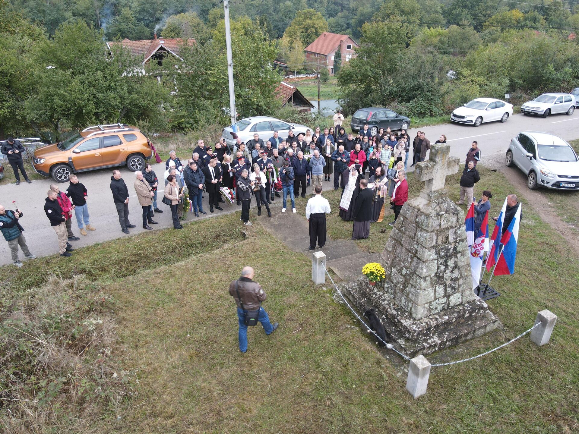 Tradicionalno, u prisustvu nadležnog episkopa Pahomija, održan je pomen upokojenim pripadnicima Kubanjske divizije koji su radili na Ruskom putu - Sputnik Srbija, 1920, 18.10.2025