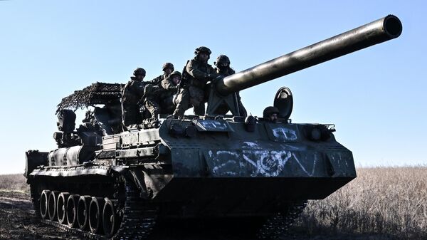 Samohodno artiljerijsko vozilo malka u zoni specijalne operacije  - Sputnik Srbija