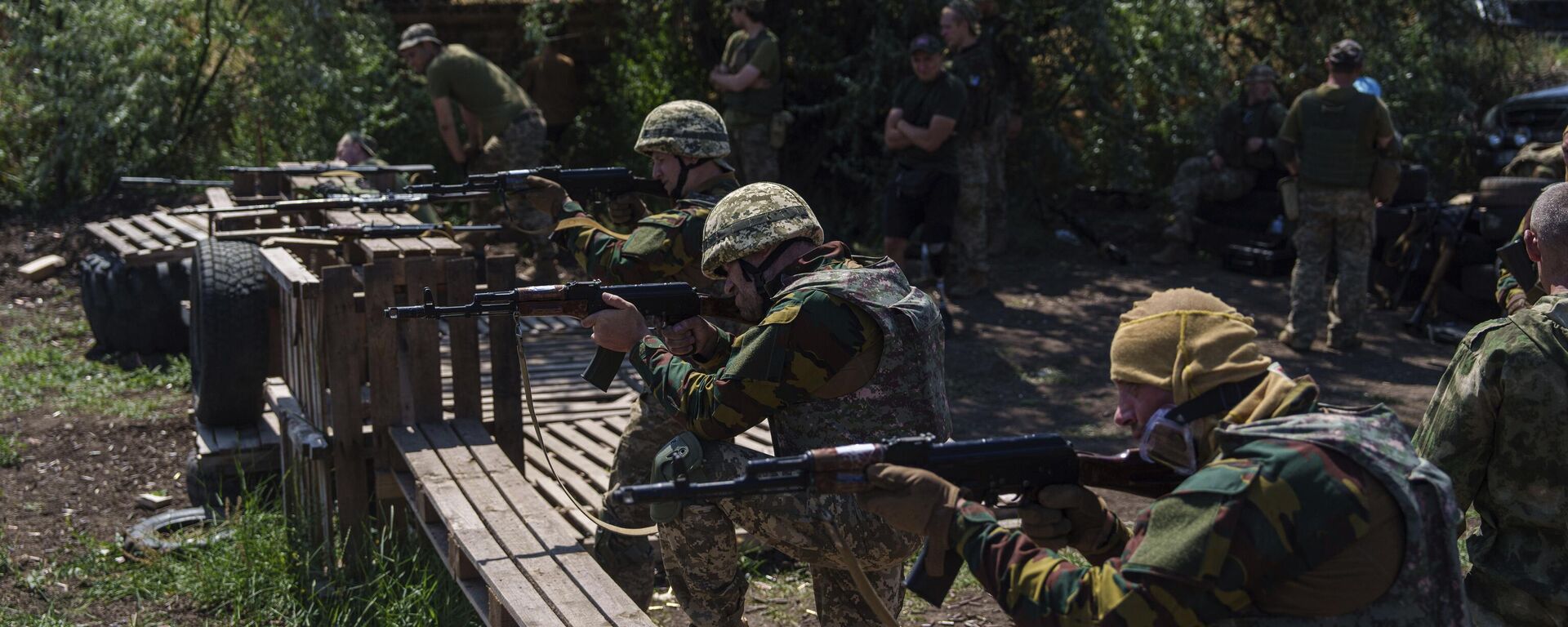 Ukrajinski vojnici Ukrajinski vojnici - Sputnik Srbija, 1920, 19.10.2025