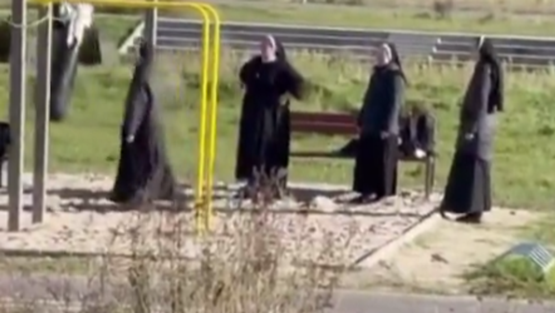 Часне сестре у Пољској тренирају Часне сестре у Пољској тренирају - Sputnik Србија, 1920, 20.10.2025