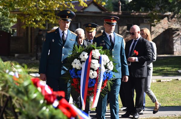 Od otvaranja spomen-groblja, 1954. godine na njemu se svakog 20. oktobra polažu venci povodom Dana oslobođenja Beograda u Drugom svetskom ratu, kao i 9. maja povodom Dana pobede na fašizmom. - Sputnik Srbija