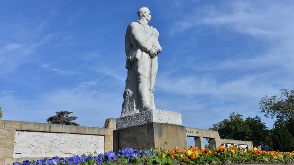 Neka je večna slava i zahvalnost svim hrabrim ženama i muškarcima koji su položili živote za slobodu našeg naroda  - Sputnik Srbija