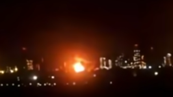 Požar u rafineriji MOL-a nedaleko od Budimpešte - Sputnik Srbija