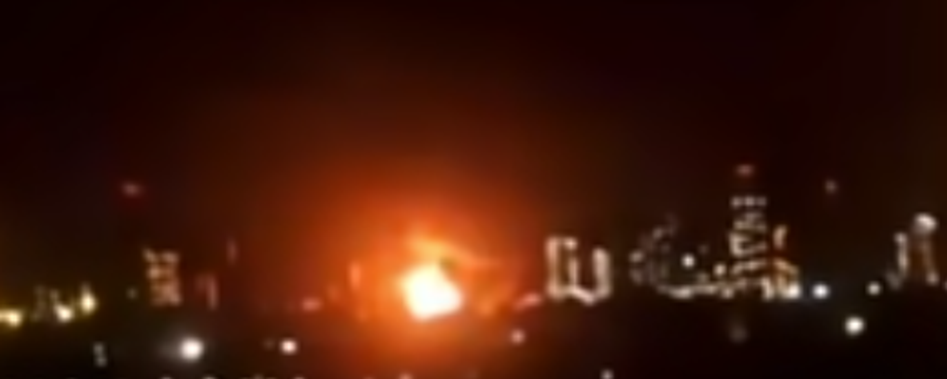 Požar u rafineriji MOL-a nedaleko od Budimpešte - Sputnik Srbija, 1920, 21.10.2025